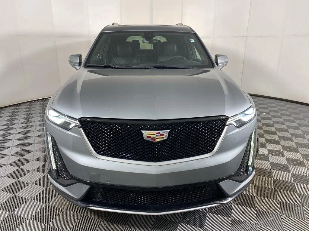 Used 2023 Argent Silver Metallic Cadillac Sport image 3