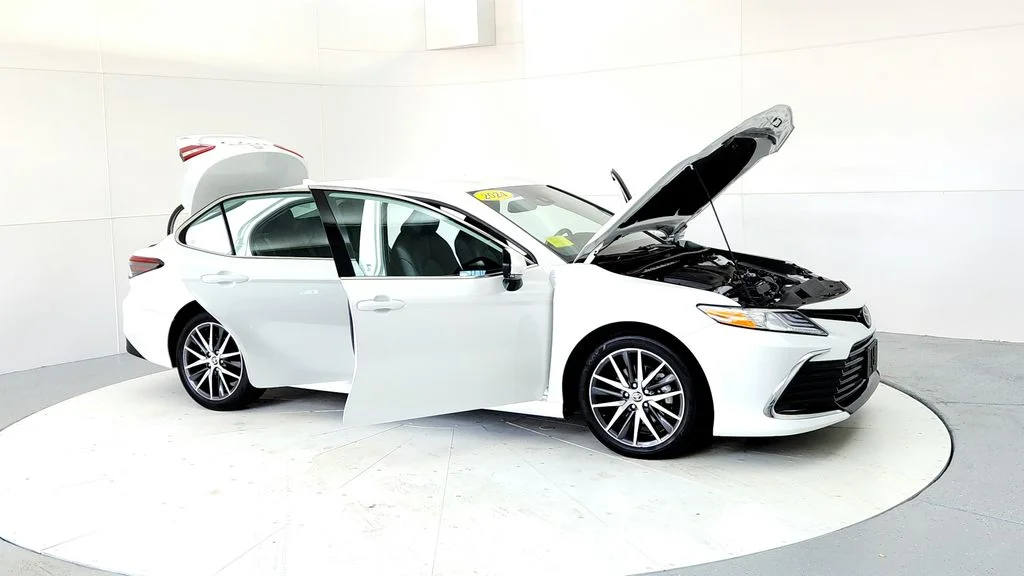 Used 2024 Beige Toyota XLE image 12