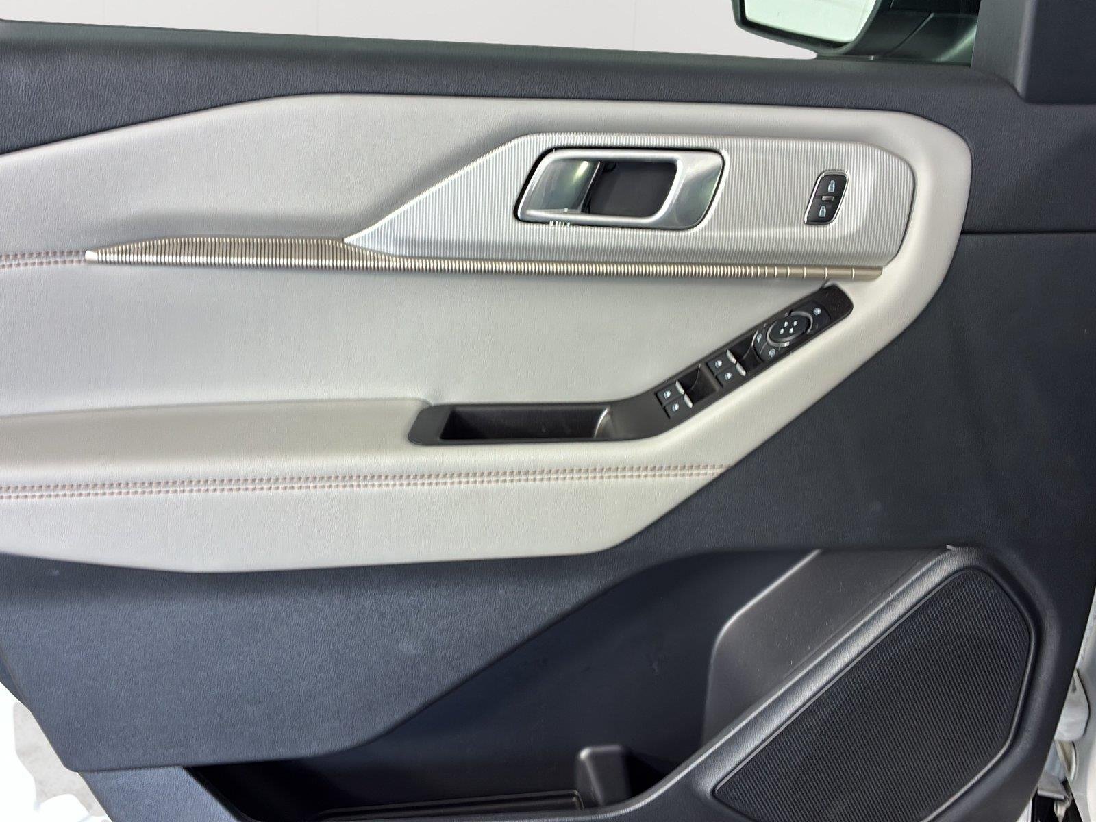 Used 2026 Star White Metallic Tri-Coat Ford Active image 24