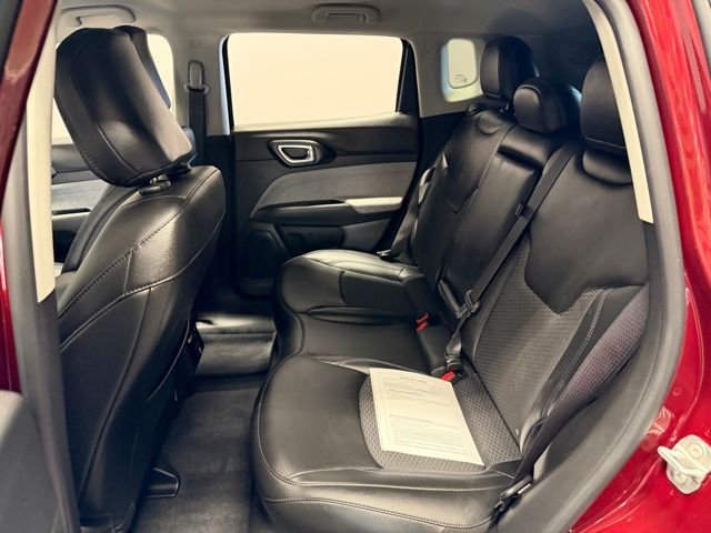 Used 2022 Velvet Jeep Latitude image 19