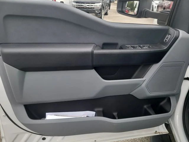 New 2025 Oxford White Ford XL image 17
