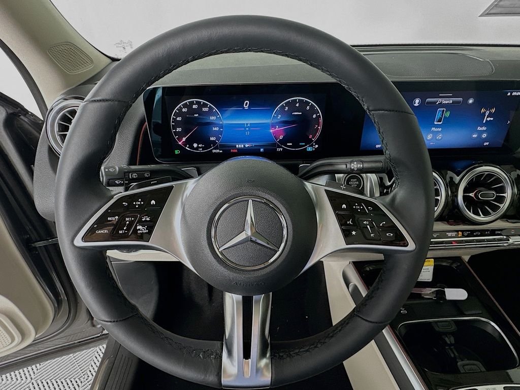 Used 2026  Mercedes-Benz GLB 250 image 11