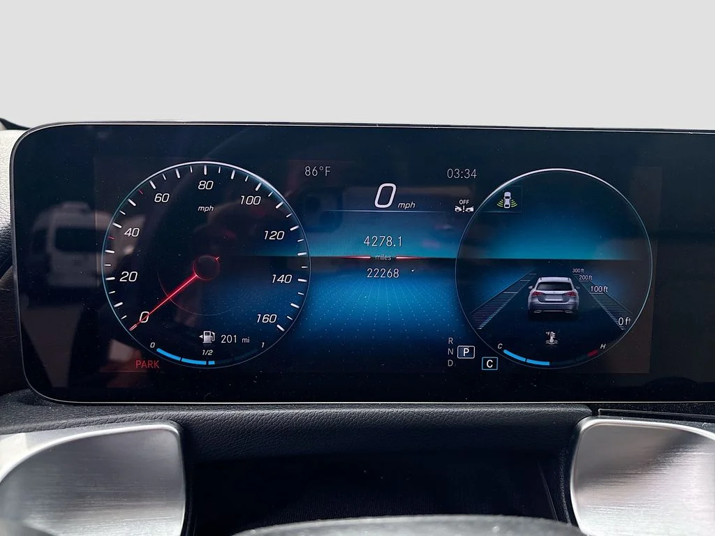 Used 2023 Blue Mercedes-Benz GLB 250 image 40