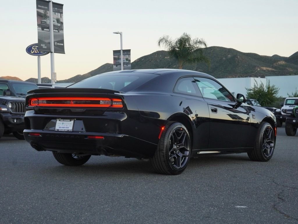 New 2026 Diamond Black Crystal Pearlcoat Dodge R/T Scat Pack image 2