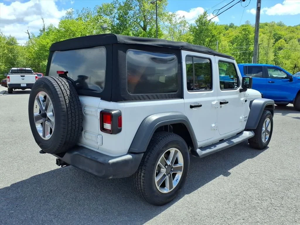 Used 2018 White Jeep Unlimited Sport S image 6