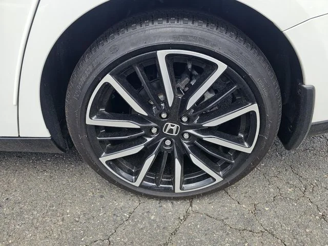 Used 2023 White Honda Touring image 9