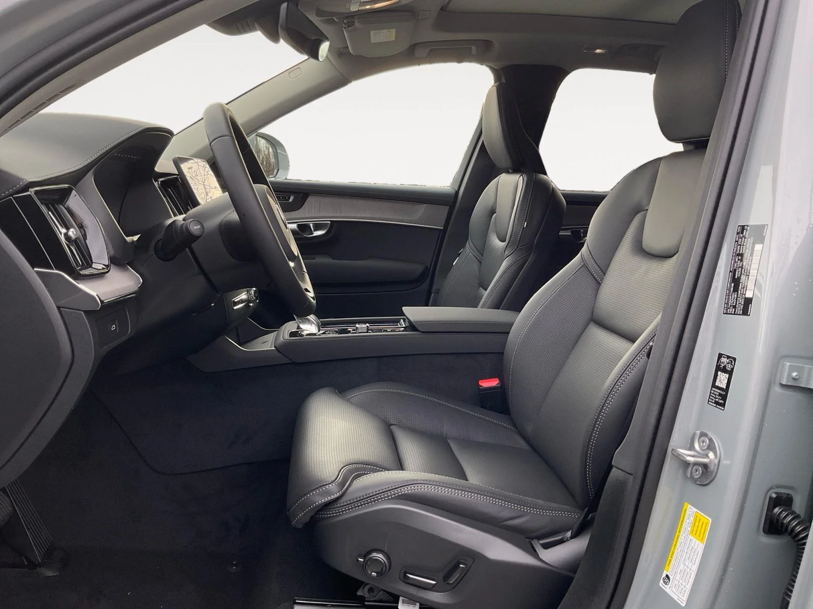 New 2026 Vapour Grey Metallic Volvo Ultra image 9