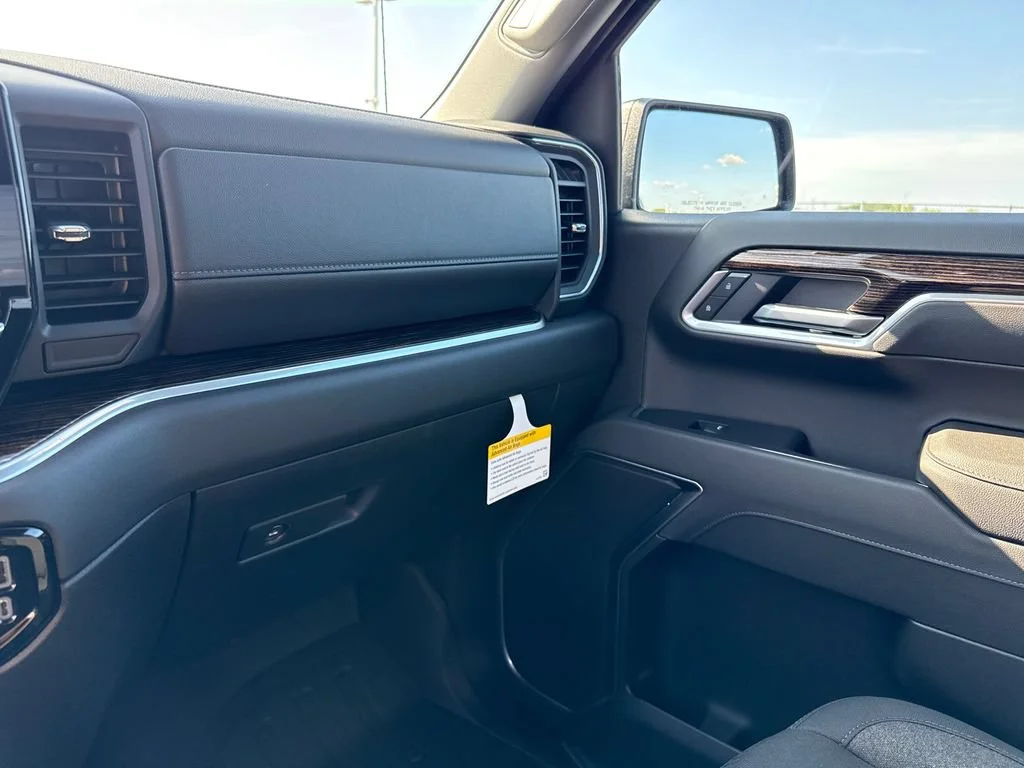 New 2026 Onyx Black GMC Elevation image 26