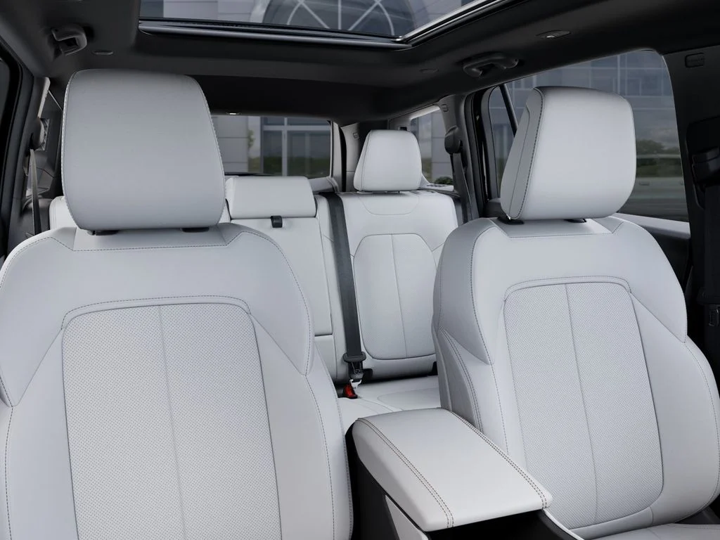 New 2026 Diamond Black Crystal Pearlcoat Jeep Limited image 27