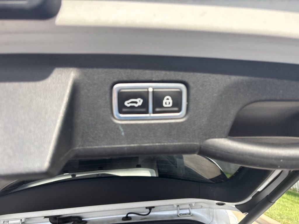 Used 2023 White Kia X-Line EX image 41