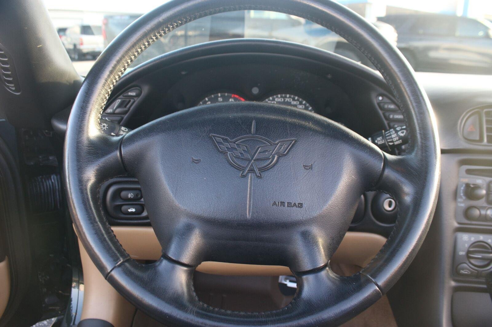 Used 2000 Bowling Green Metallic Chevrolet 2dr Convertible image 16