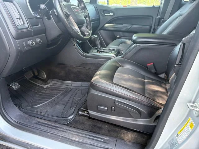 Used 2016 QUICKSILVER METALLIC GMC 4WD SLE image 9