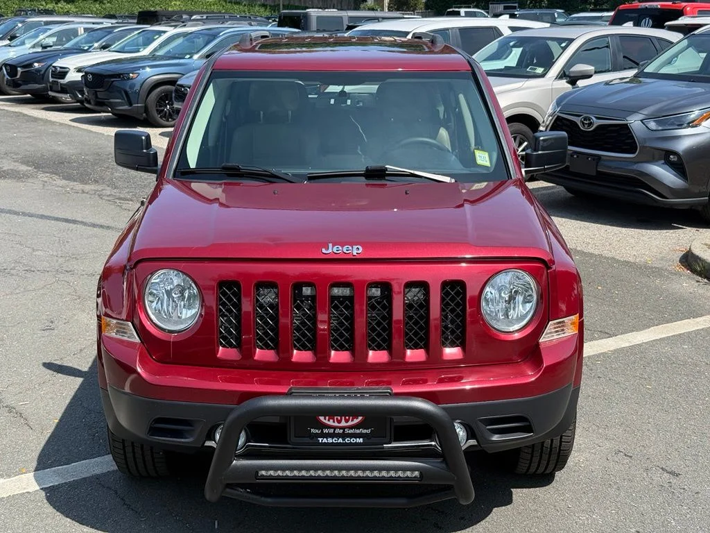 Used 2016 Deep Cherry Red Crystal Pearlcoat Jeep Latitude image 2