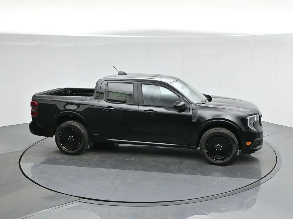 New 2025 Black Ford Lobo Standard image 82