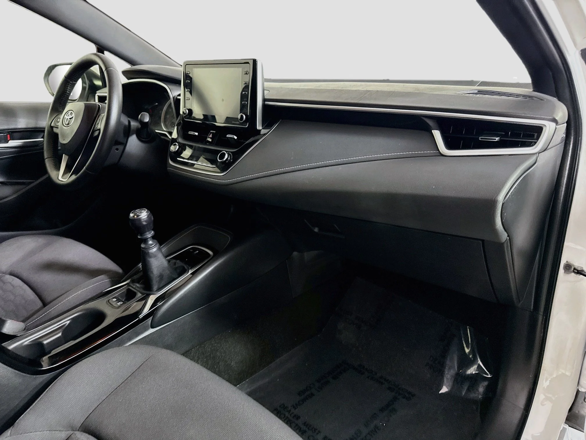Used 2021 Wind Chill Pearl Toyota SE image 26