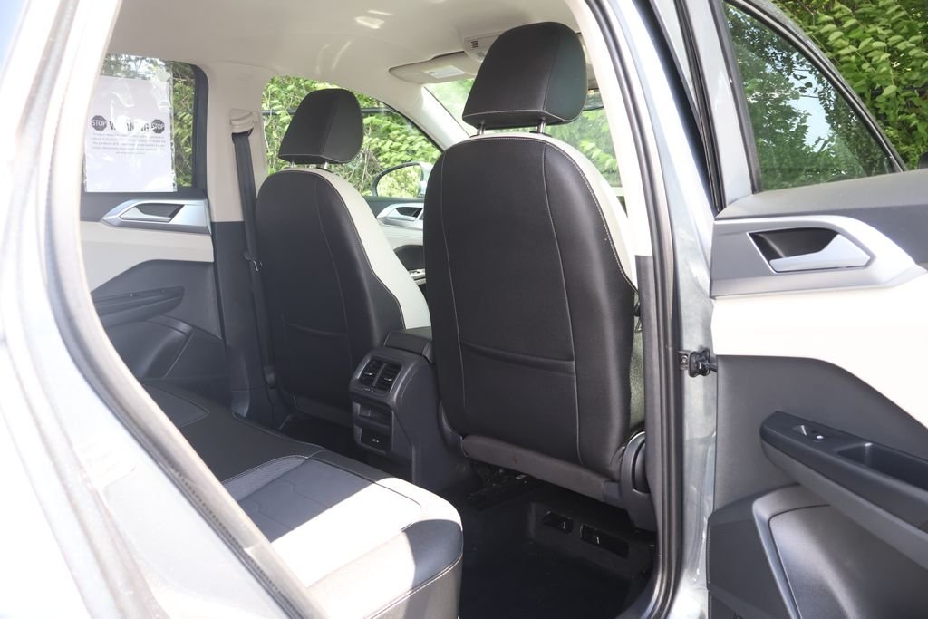 Used 2025 Gray Volkswagen 1.5T SE image 45