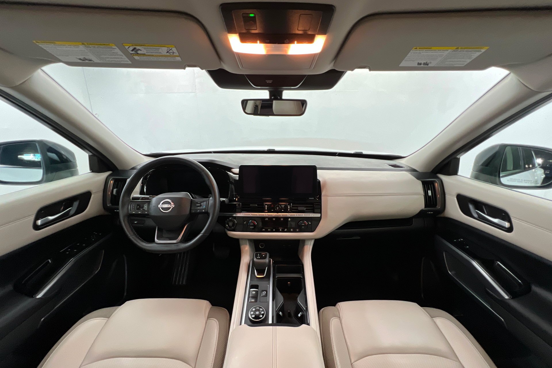 Used 2026 Everest White Pearl Tricoat Nissan SL image 10