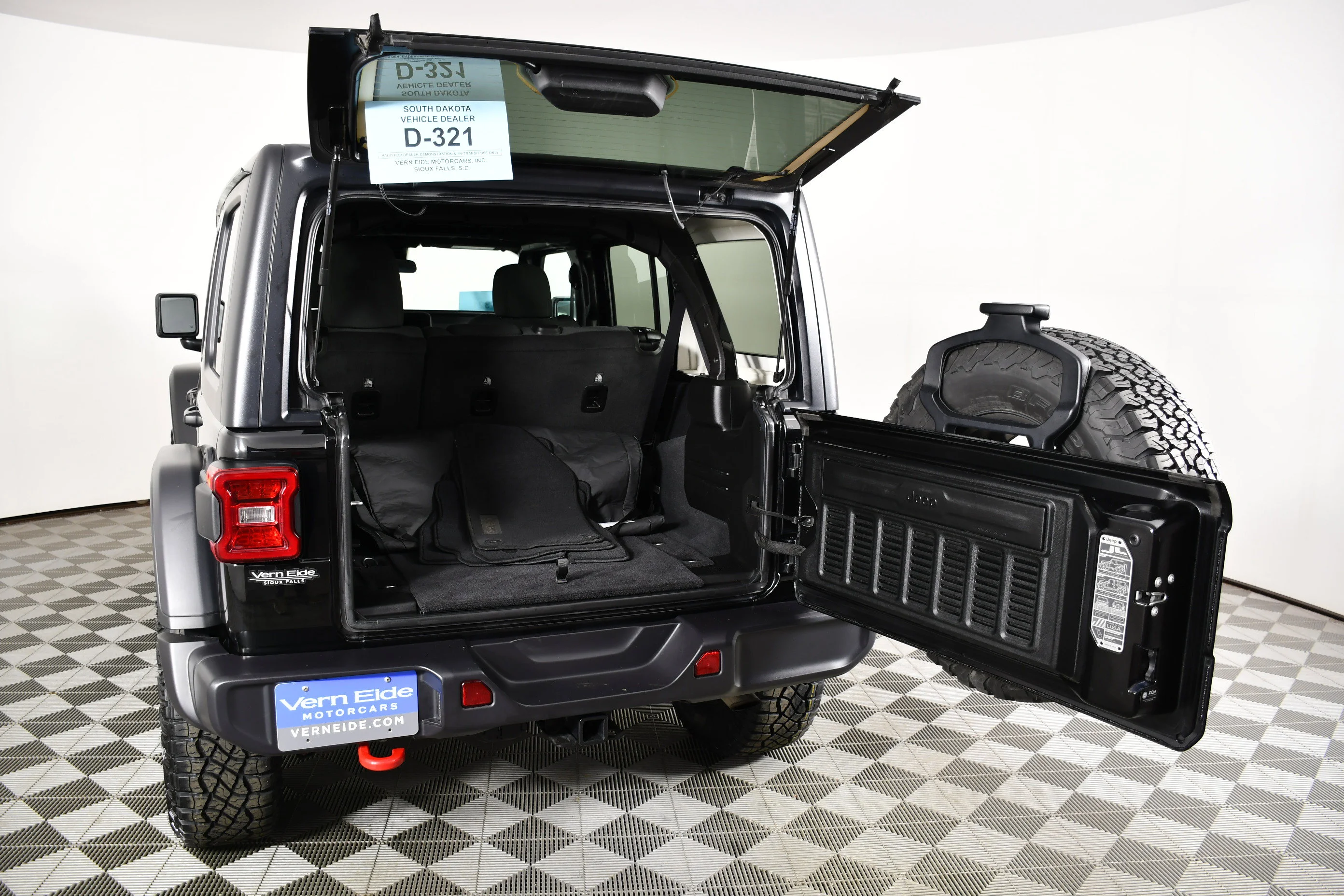 Used 2025 Black Clearcoat Jeep Rubicon image 40