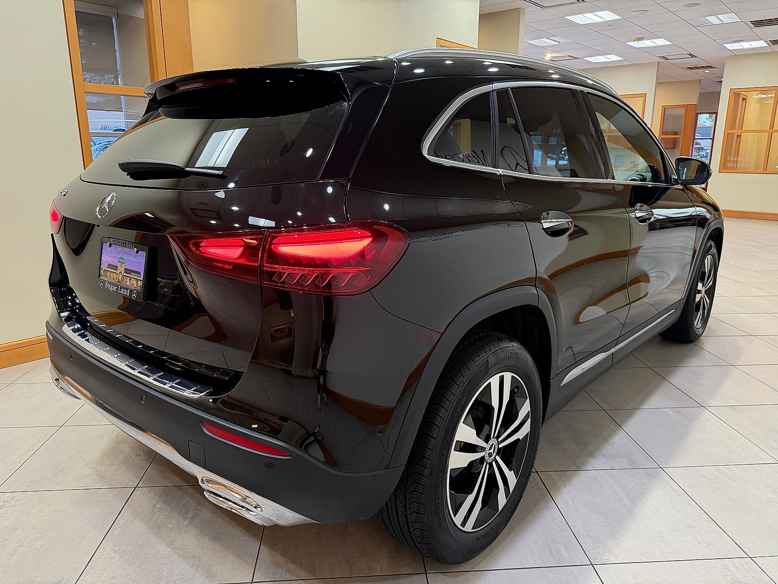 Certified Used 2025 Night Black Mercedes-Benz 4MATIC® image 6