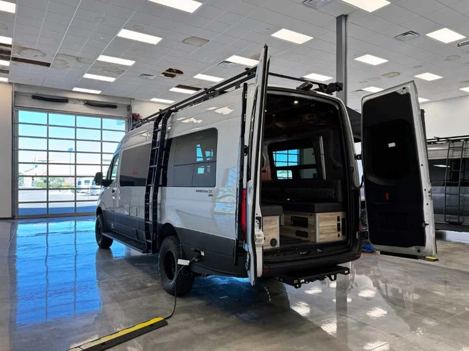 Used 2024 SILVER AIRSTREAM  image 22