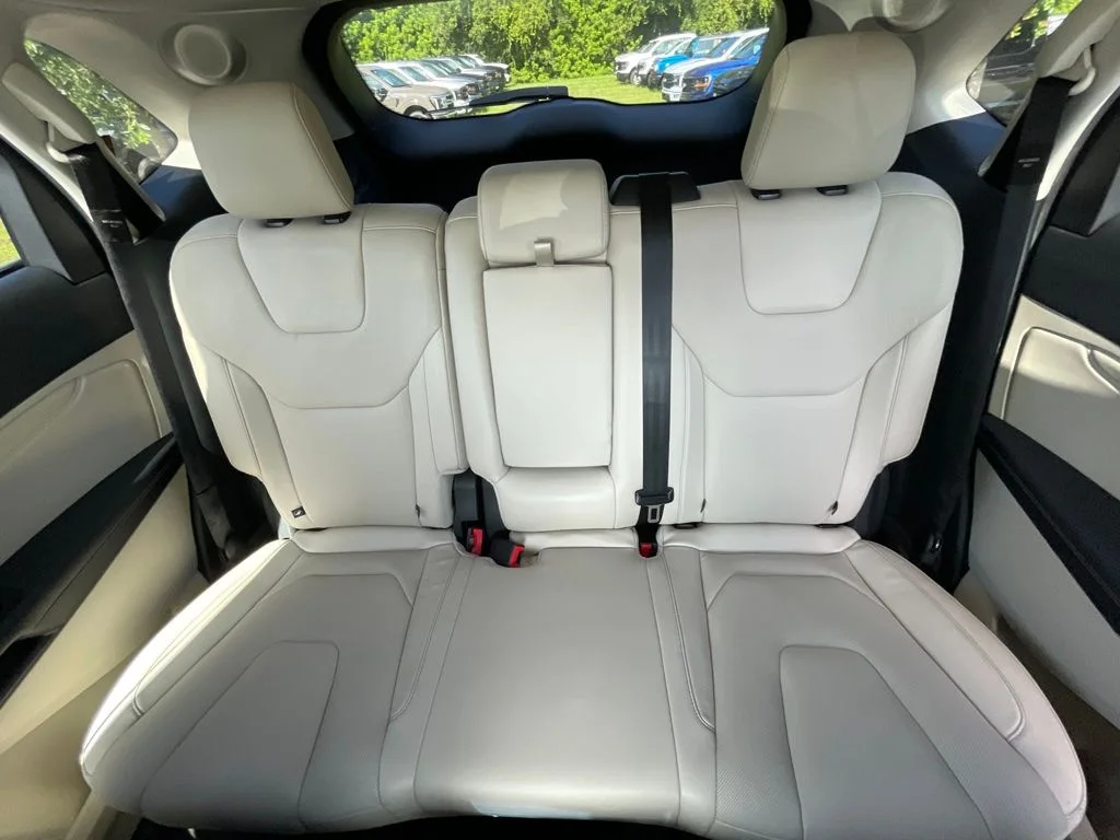 Used 2018 Shadow Black Ford Titanium image 9