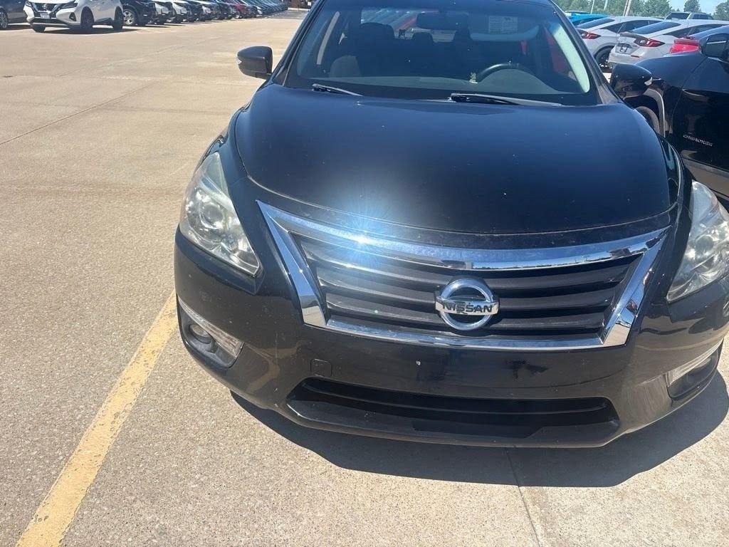 Used 2015 Super Black Clearcoat Nissan 2.5 SV image 6