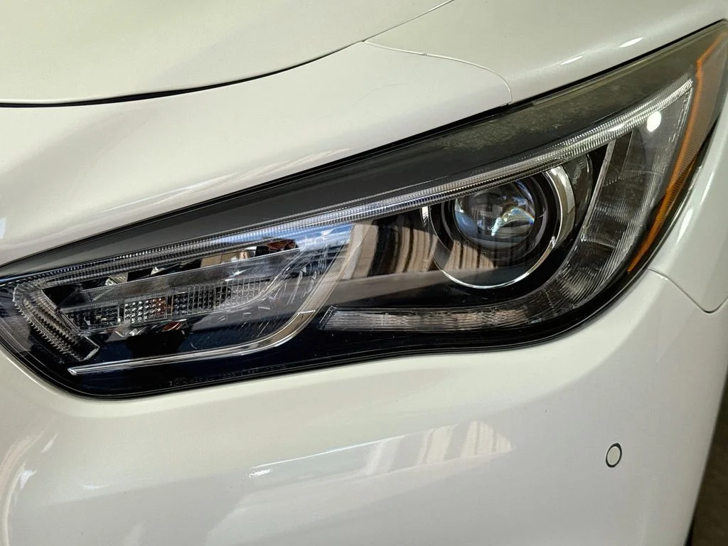 Certified Used 2019 White INFINITI LUXE image 42