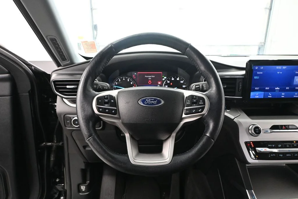 Used 2022 Black Ford XLT image 26