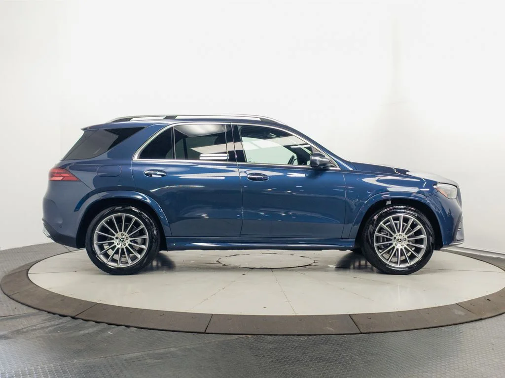 Used 2025 Twilight Blue Metallic Mercedes-Benz GLE 450e image 33