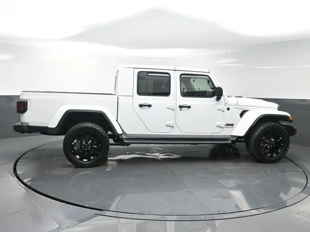 Used 2025 White Jeep Nighthawk image 8