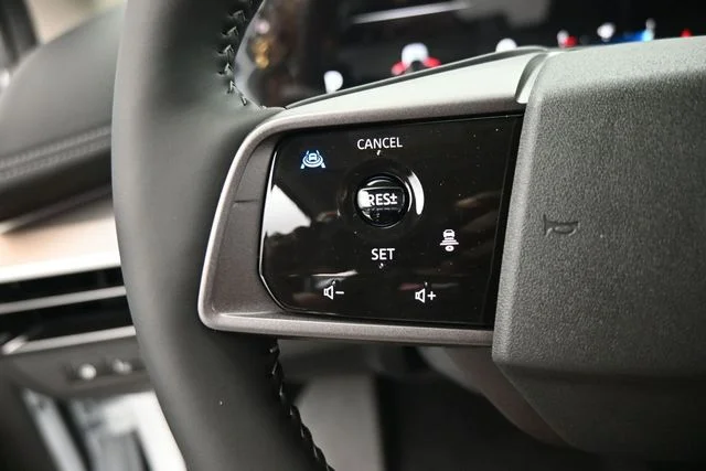 New 2026 Everest White Pearl TriCoat Nissan Platinum image 22