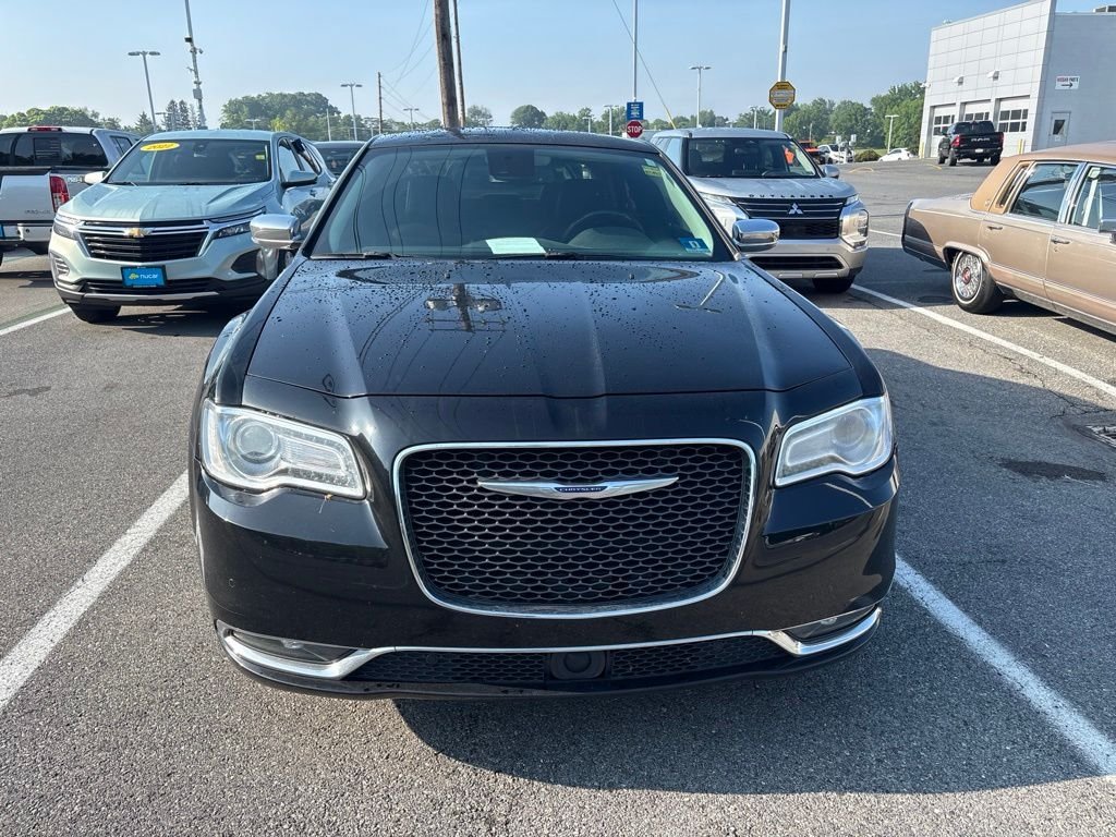 Used 2020 Black Chrysler Limited image 2