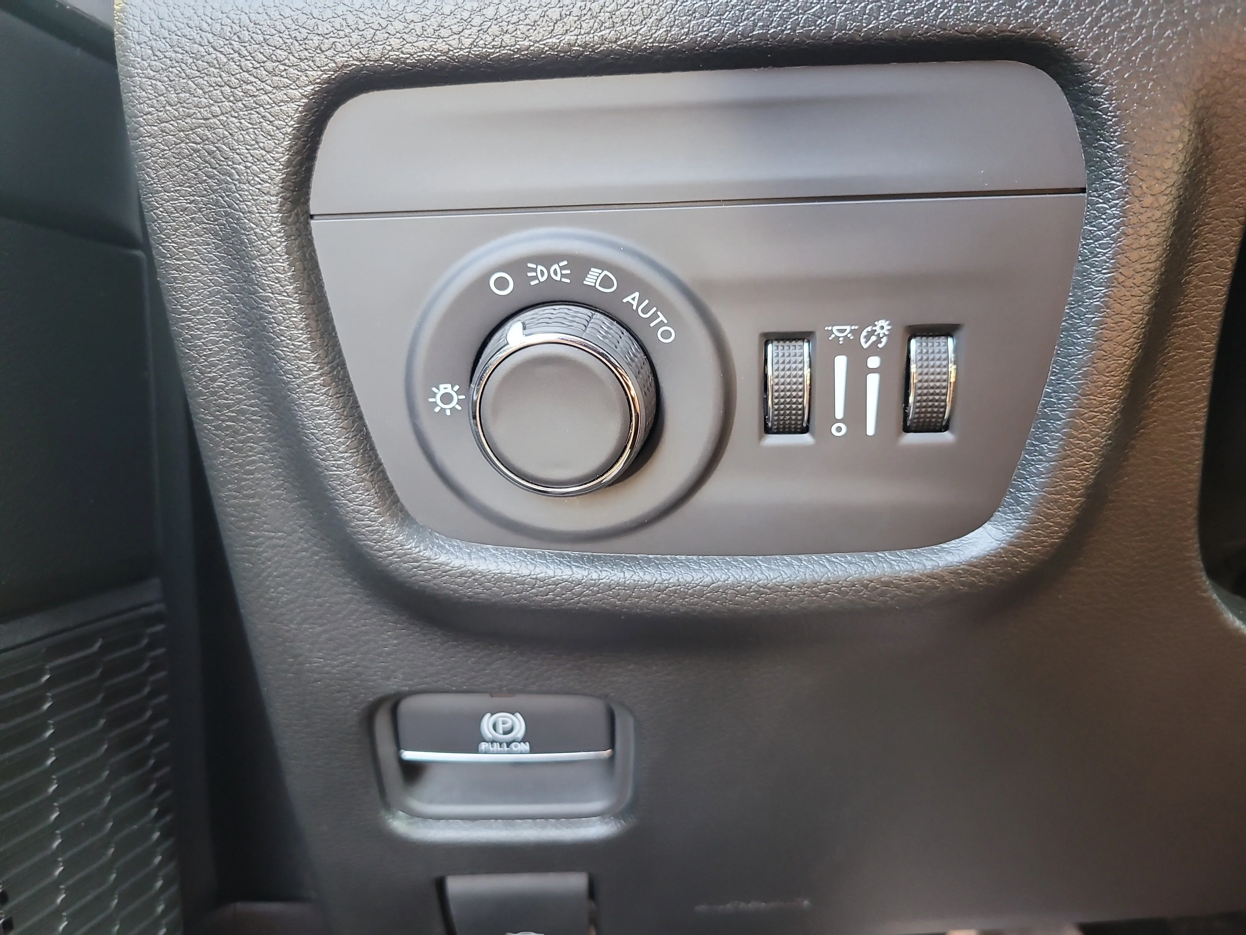 Used 2024 Velvet Red Pearlcoat Jeep Laredo image 31