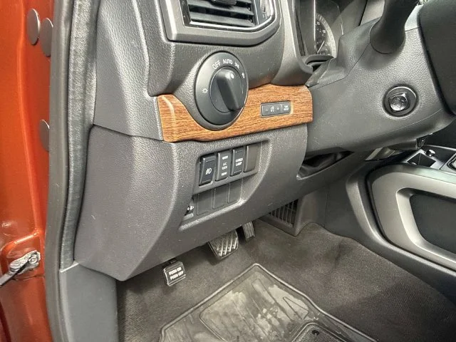 Used 2017 Brown Nissan Platinum Reserve image 23