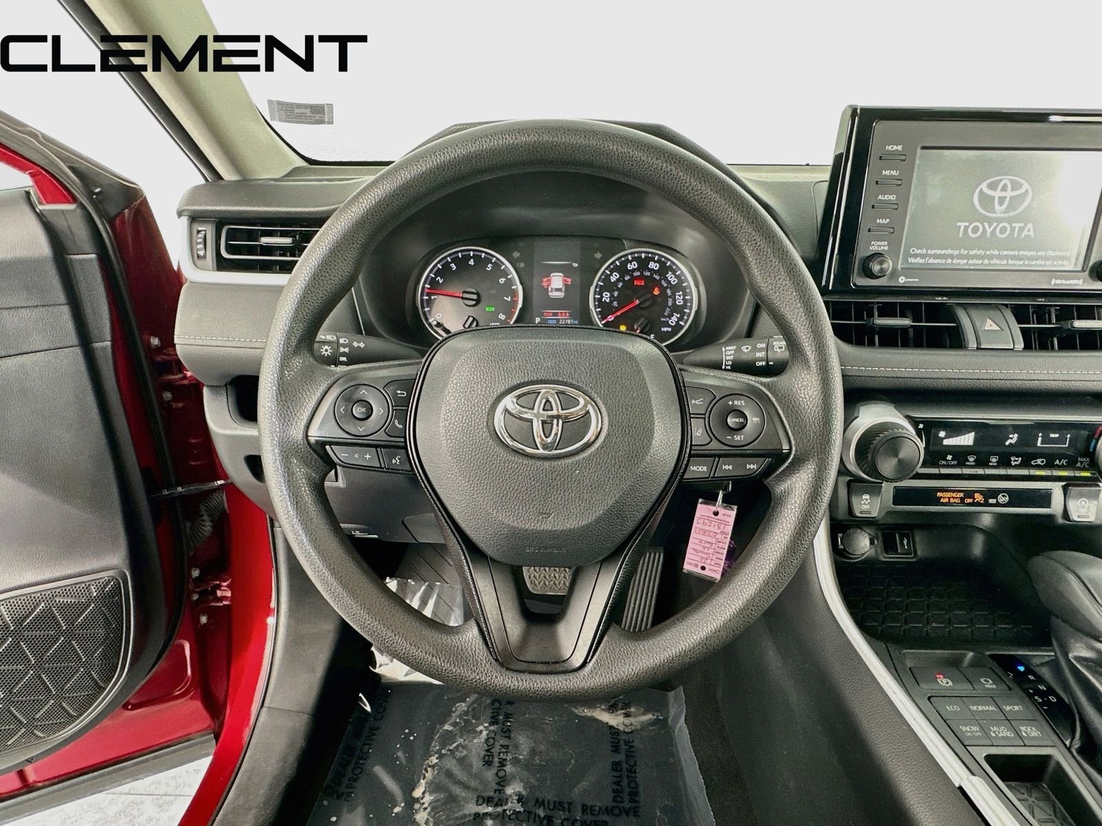 2020 Toyota RAV4 LE - Photo 14