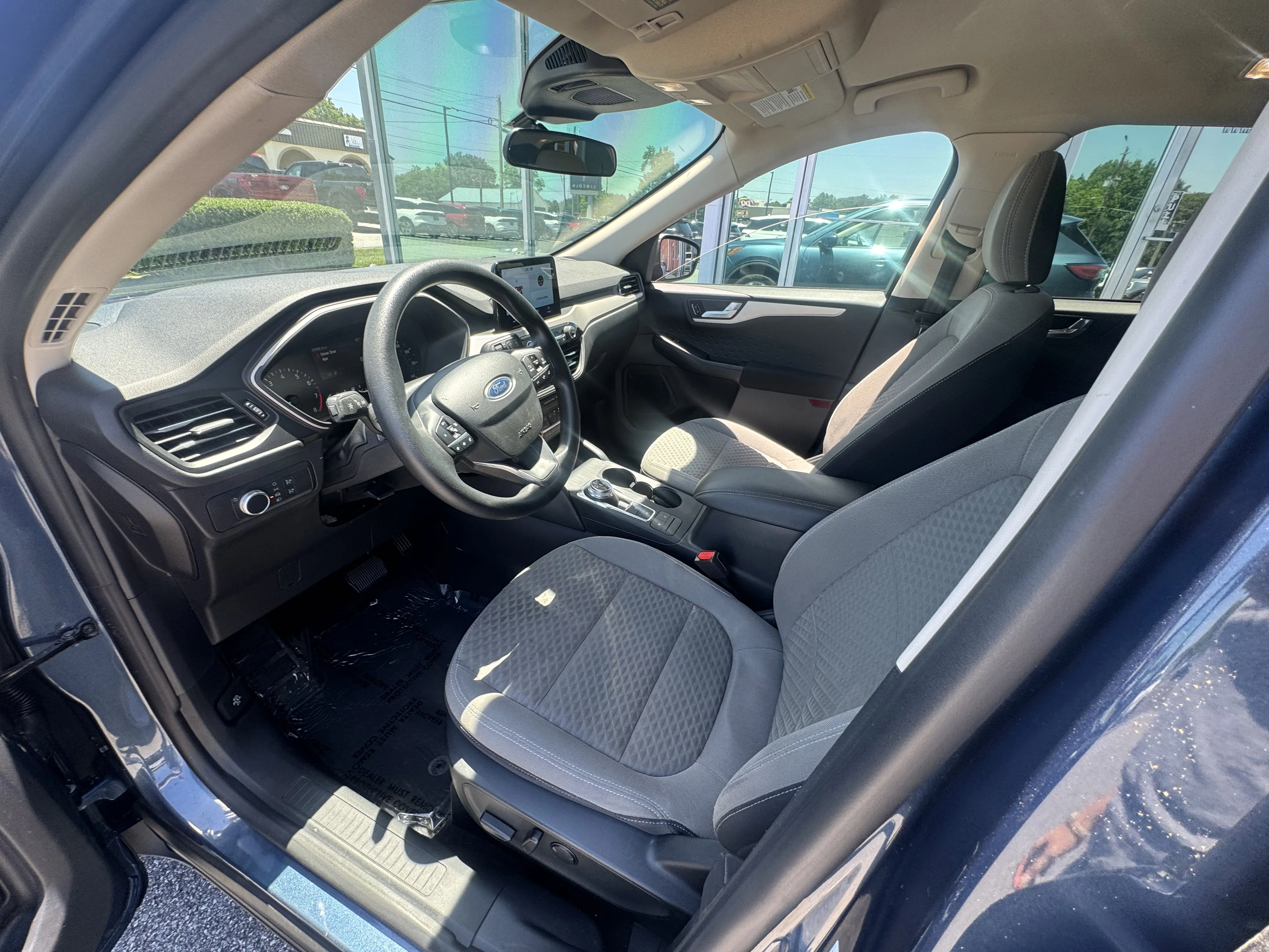 Used 2020 Blue Metallic Ford SE image 7