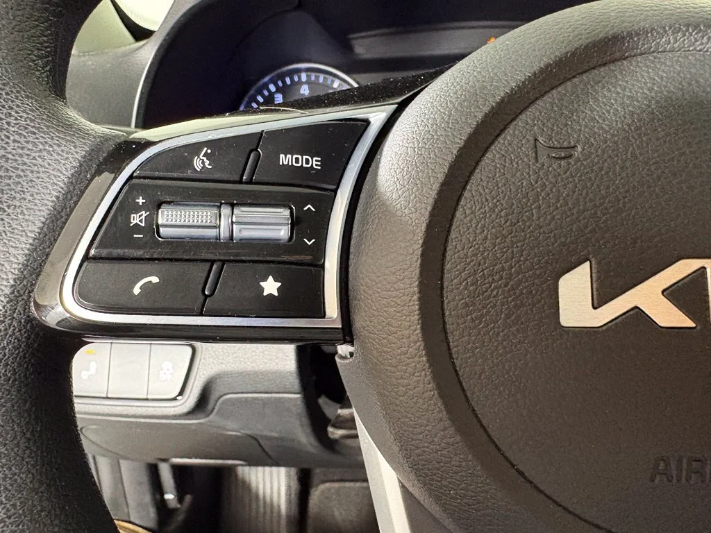 Used 2023 Blue Kia LXS image 23