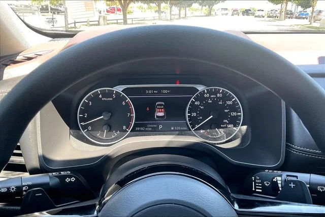 Used 2023 White Nissan SV image 18