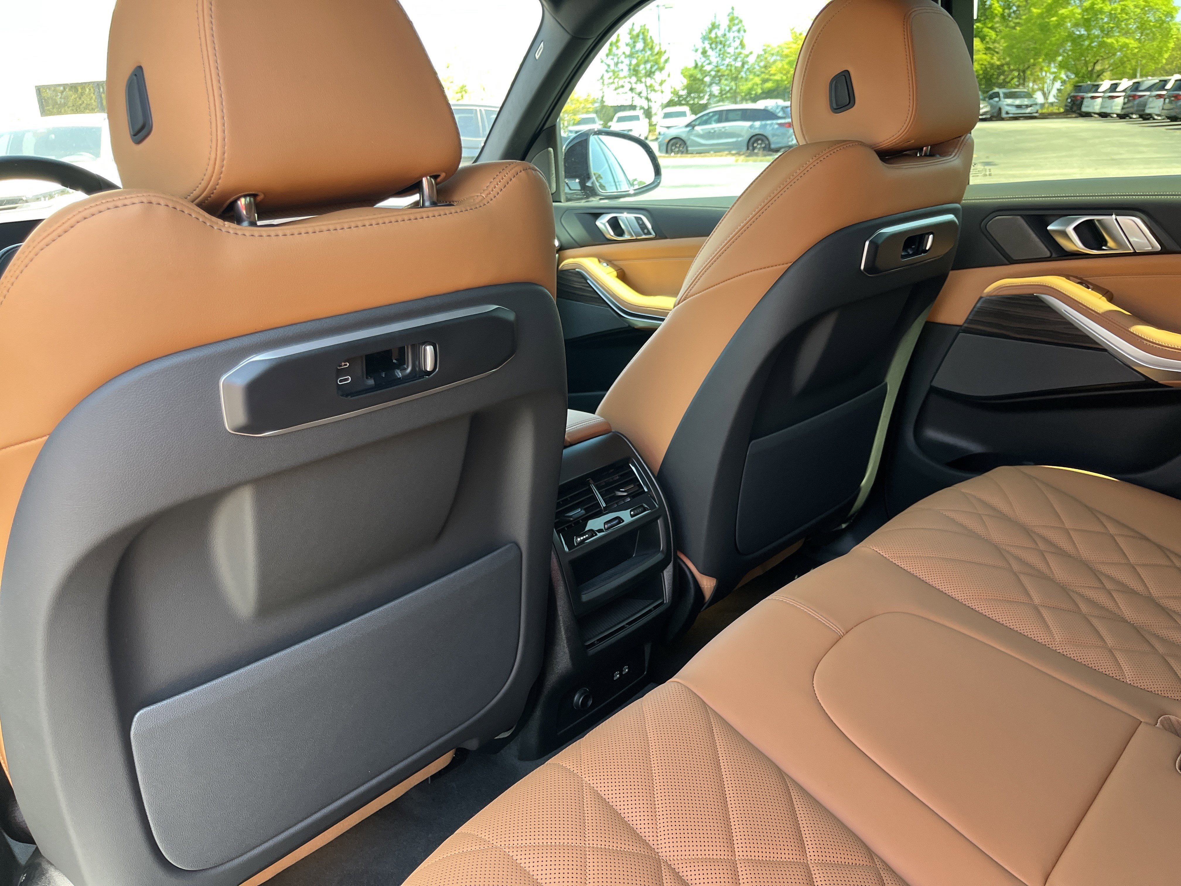 New 2026 Black Sapphire Metallic BMW xDrive50e image 20