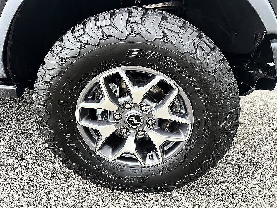 Used 2025 Shadow Black Ford Badlands image 12