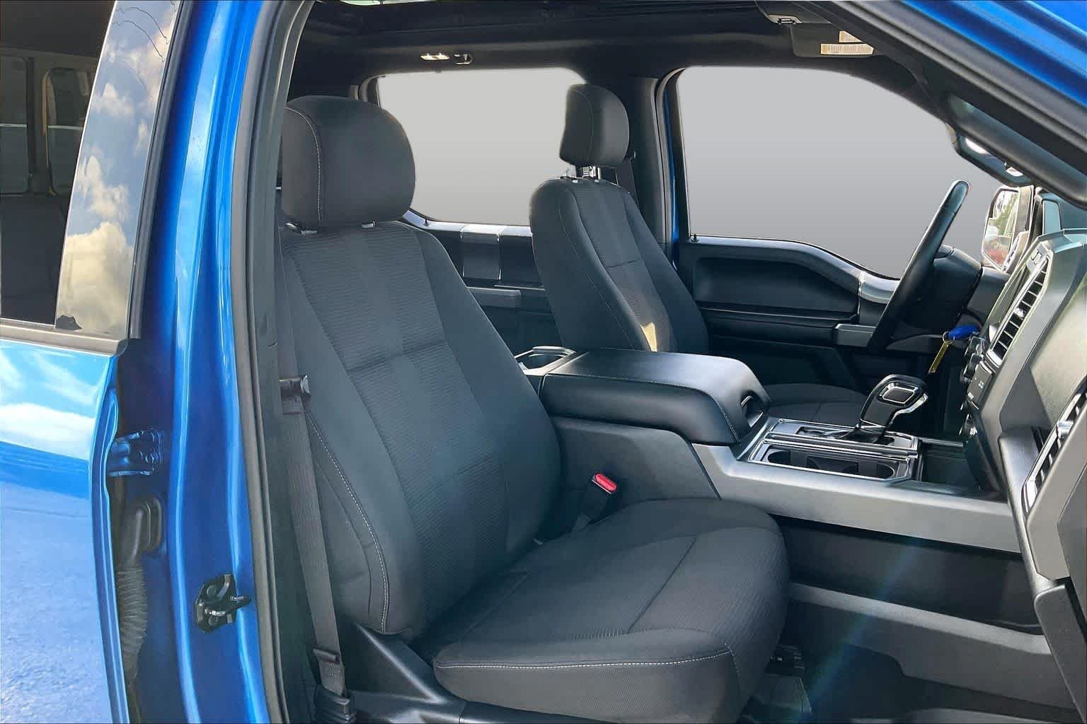Used 2016 Blue Flame Metallic Ford XLT image 9