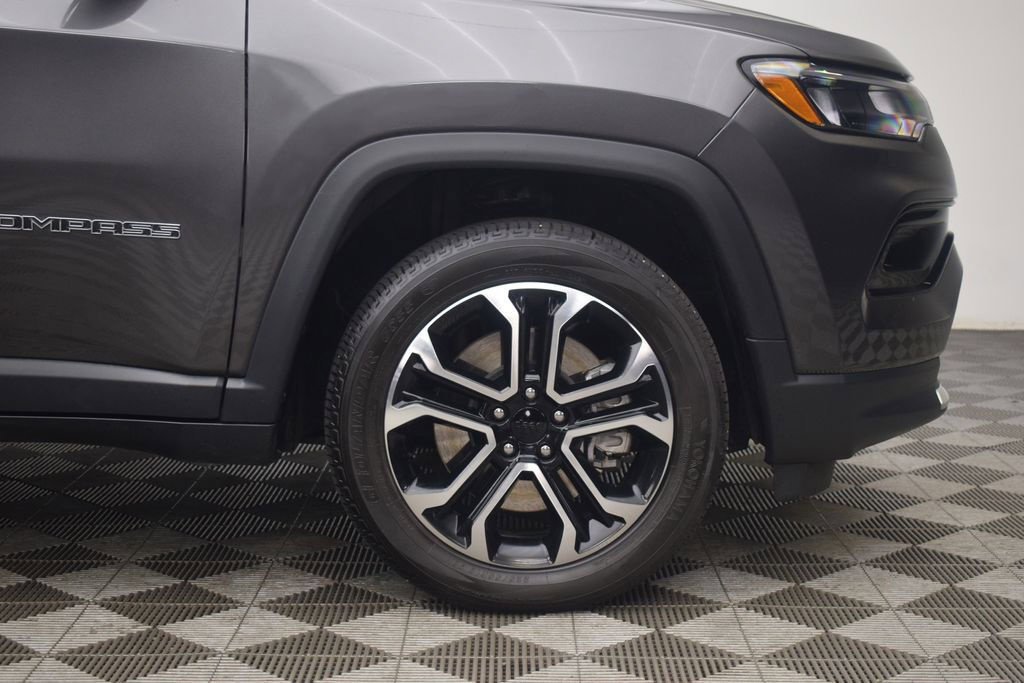Used 2023 Granite Crystal Metallic Clearcoat Jeep Limited image 26