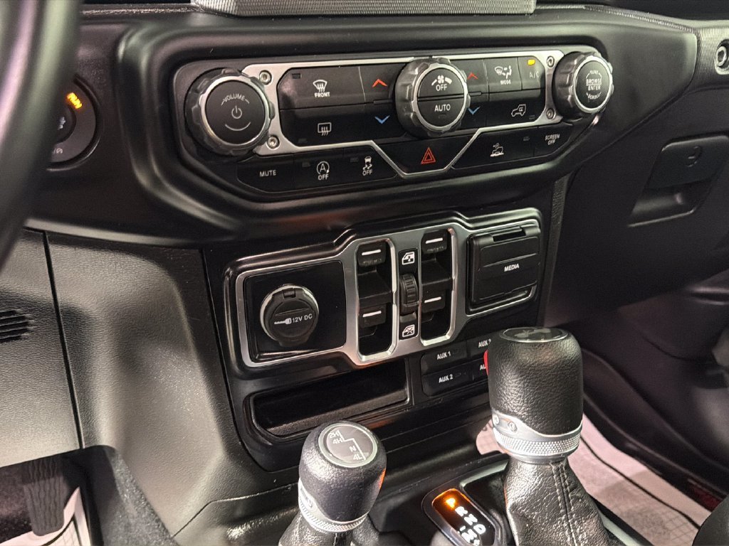 Used 2021 Gray Jeep Sport Altitude 4x4 image 23