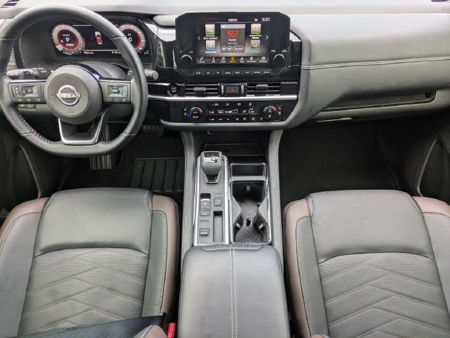 Used 2025 Gray Nissan Platinum image 20