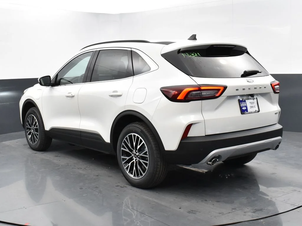 New 2025 White Ford Base image 8