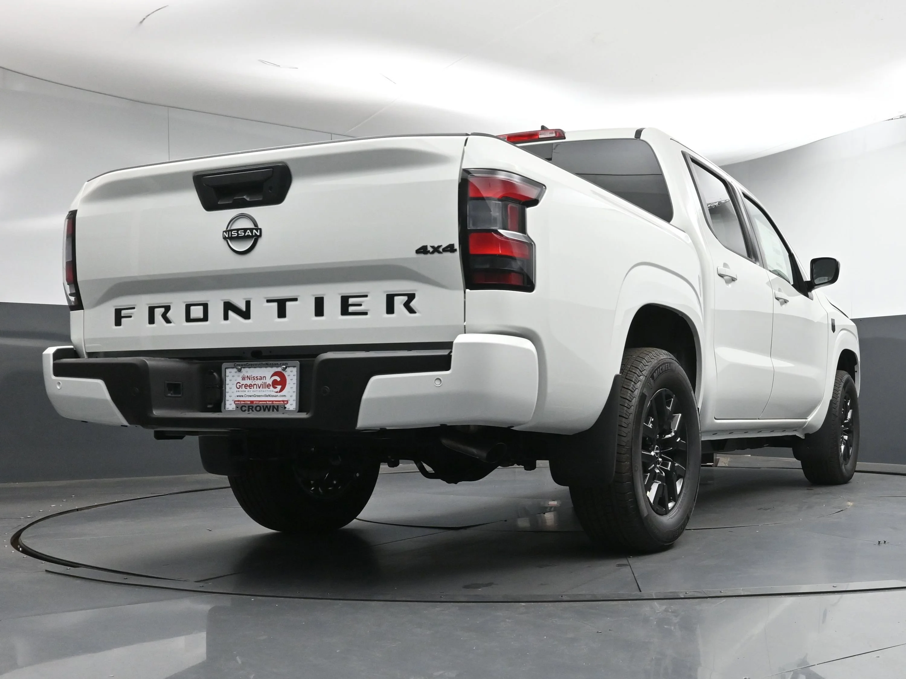 New 2026 Glacier White Nissan Crew Cab SV image 25