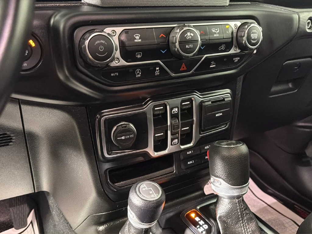 Used 2021 Gray Jeep Sport Altitude 4x4 image 23
