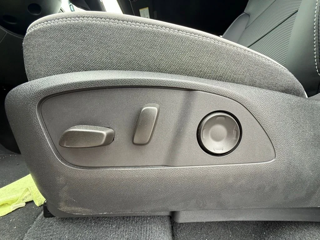New 2026 Summit White GMC Elevation Extended Range image 30