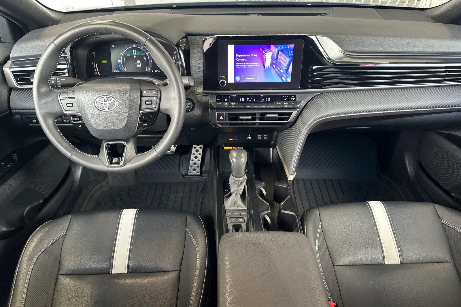 Certified Used 2025 Ocean Gem Toyota SE image 12