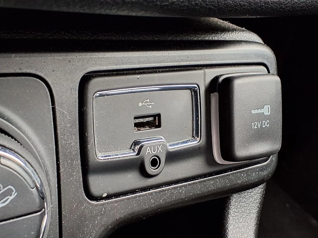 Used 2023 White Jeep Trailhawk image 30